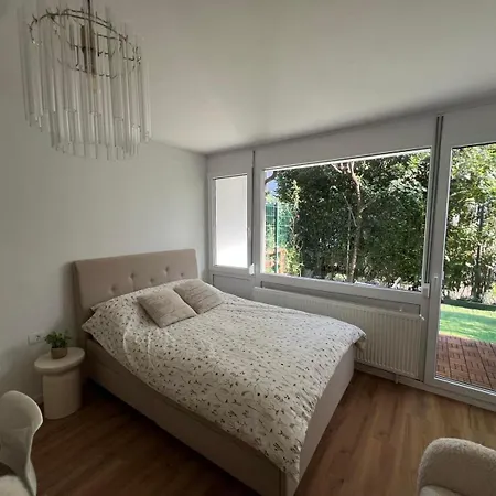 Апартаменти Designer Oasis With Garden *