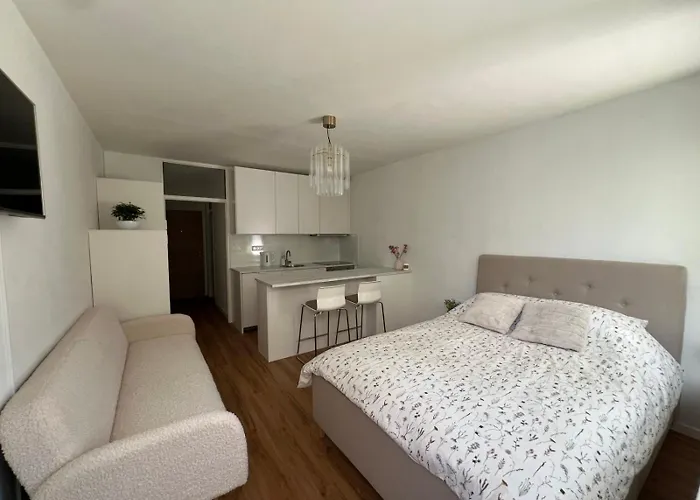 Apartman Designer Oasis With Garden *